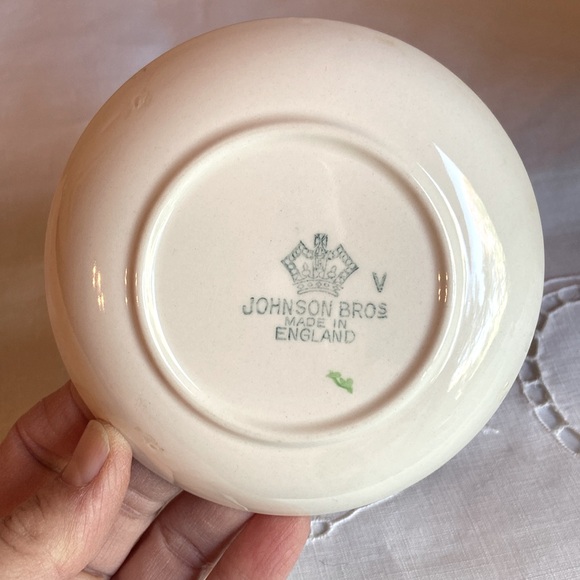 Vintage Johnson Bros. Friendly Village Merry Christmas Plate England Victorian - Picture 5 of 6